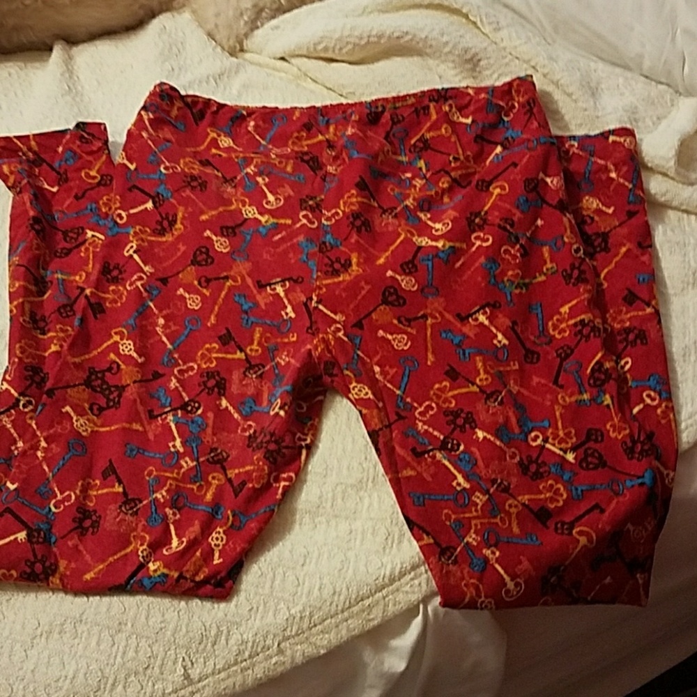 Red Key lularoe leggings TC EUC